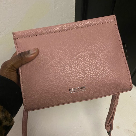 Reaction Kenneth Cole Purse - Brand New with Tags - Picture 3 of 7